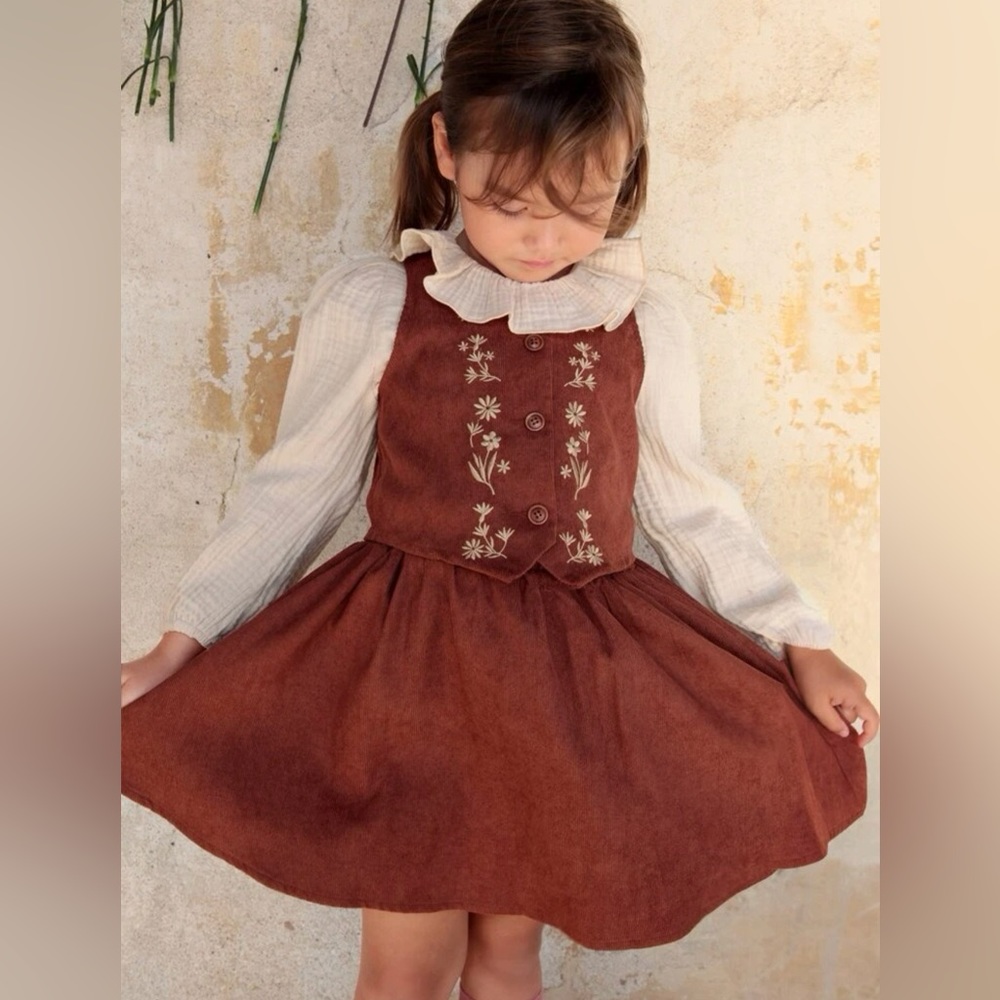 SHEIN Toddler Girls Floral Embroidery Vest Top & Solid Skirt Without Blouse